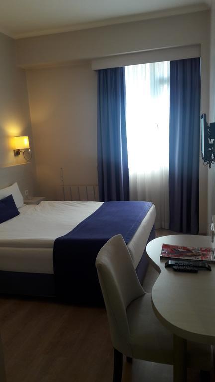 Walk In Hotel İzmir Buitenkant foto