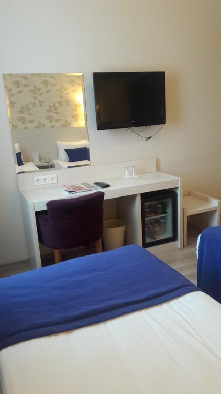 Walk In Hotel İzmir Buitenkant foto