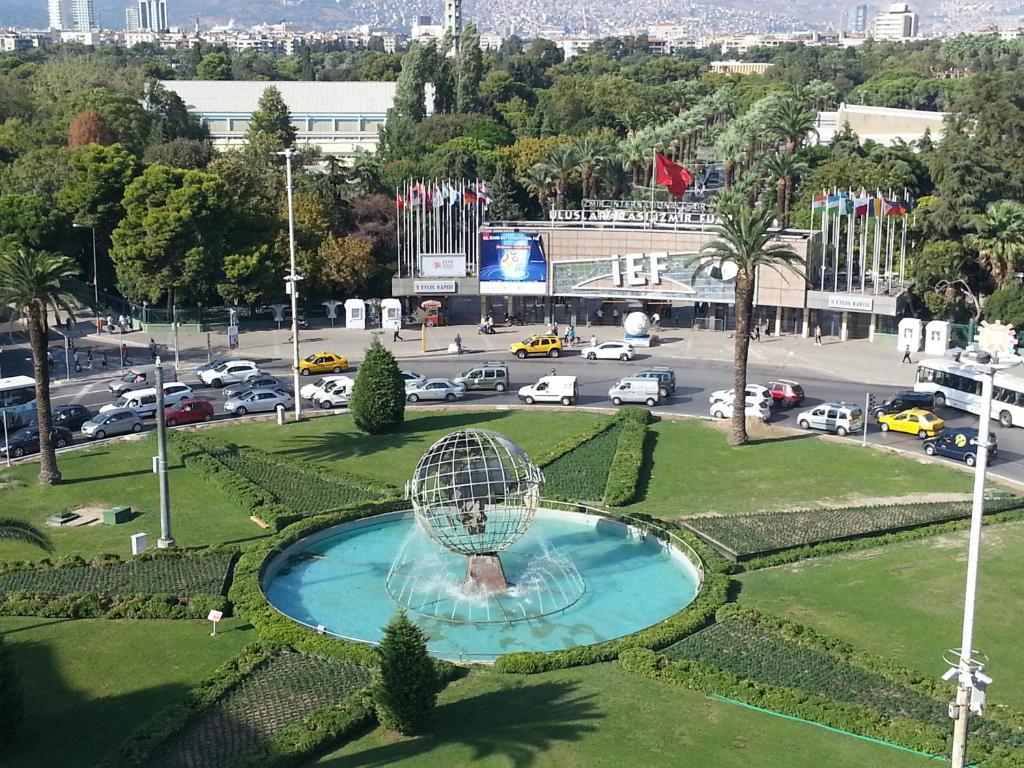 Walk In Hotel İzmir Buitenkant foto