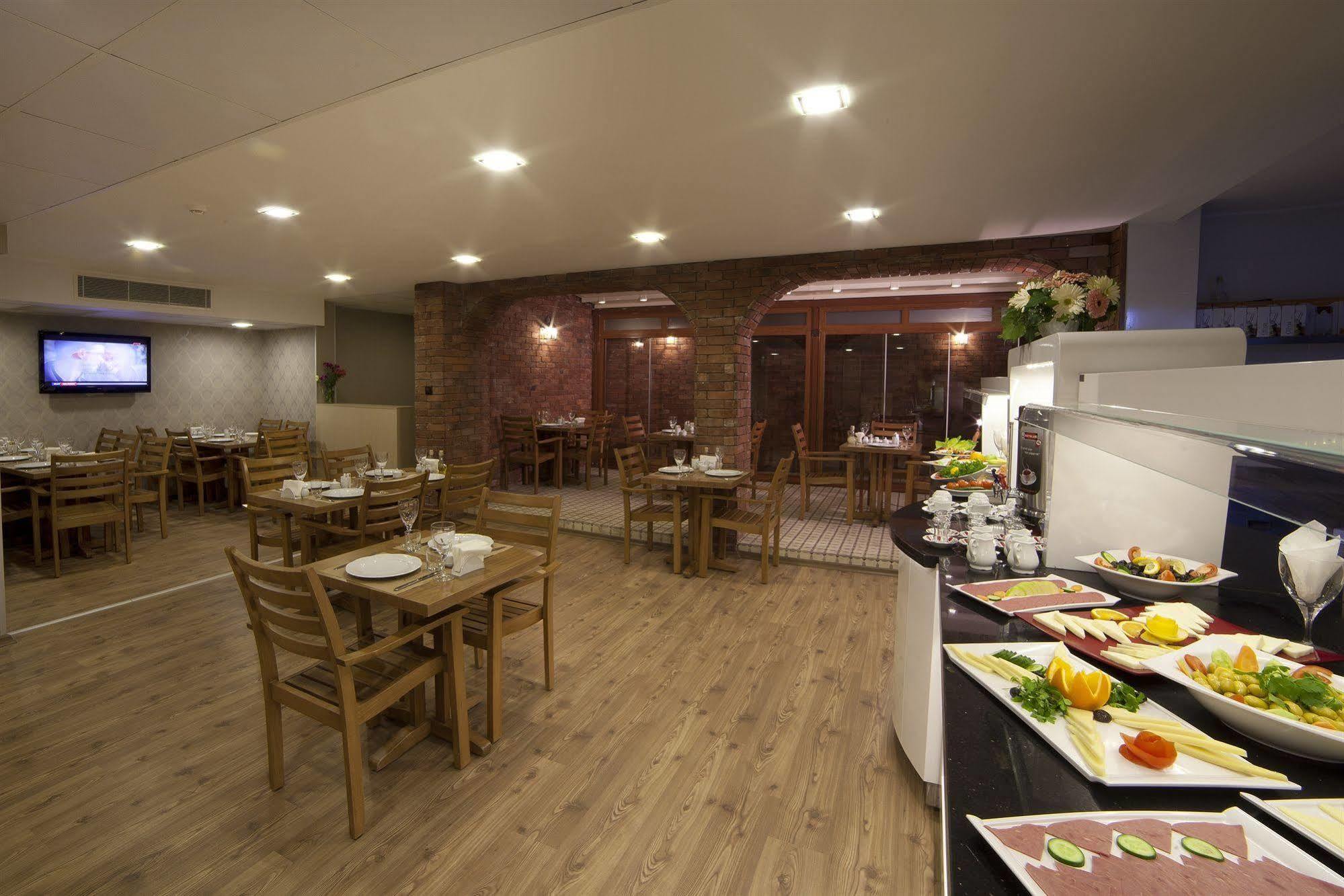Walk In Hotel İzmir Buitenkant foto